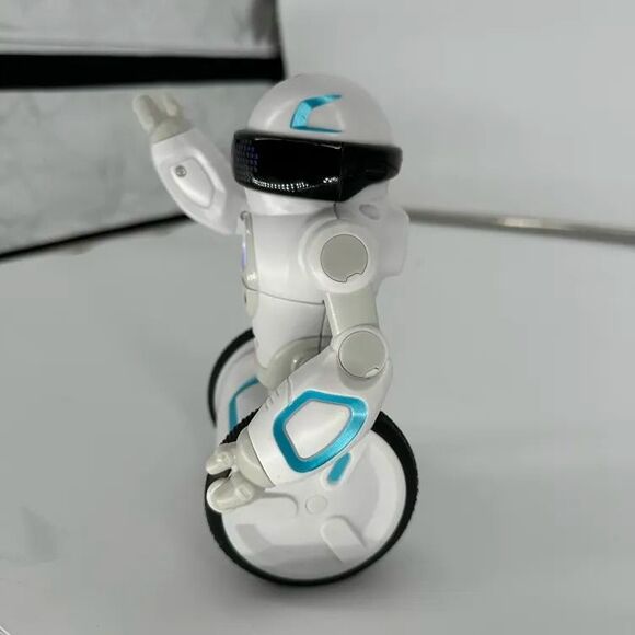 WowWee MiP Robot White Bluetooth Self-Balancing Toy 0842 App Controlled VIDEO - Picture 3 of 7
